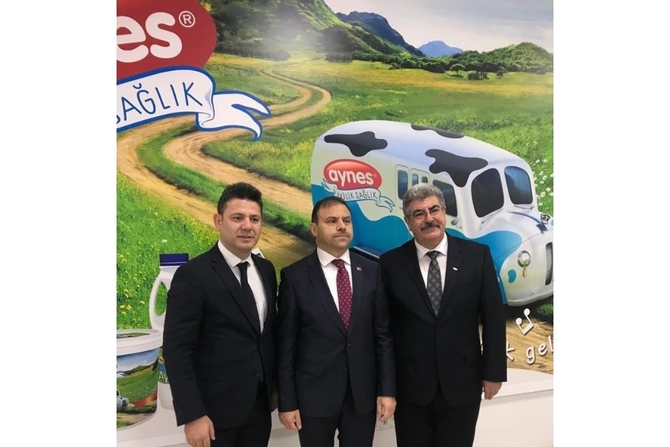 Dünyanın sütü Denizli’den gidiyor