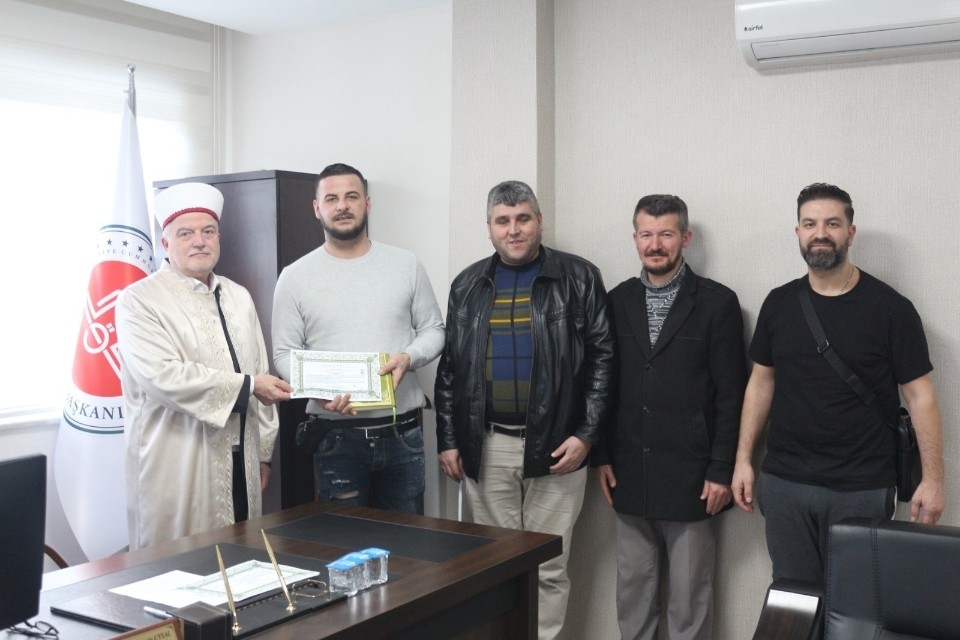Barthelemy, 'Muhammed Mehdi' ismini alarak Müslüman oldu