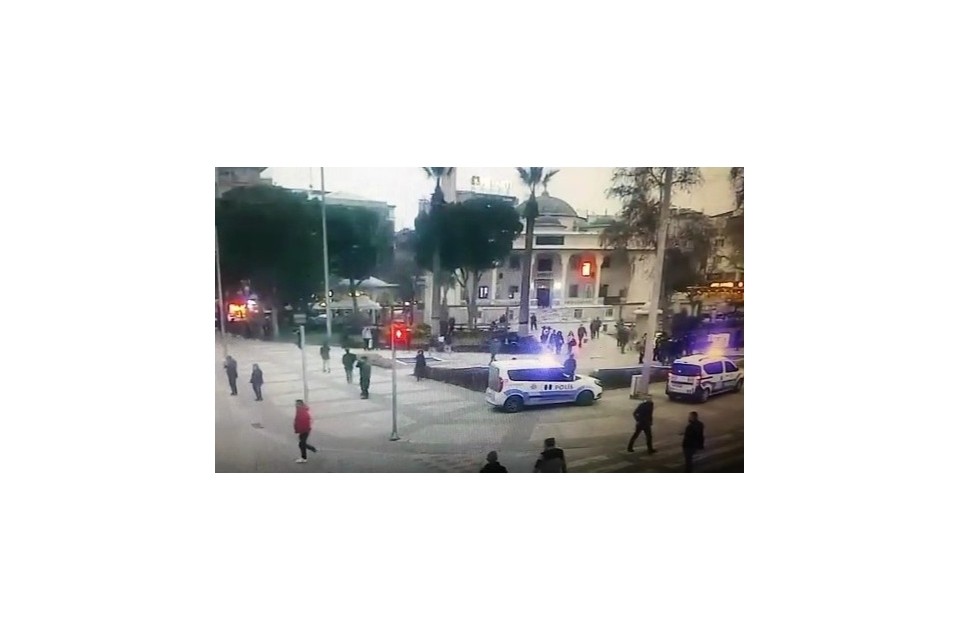 Önce tartıştı, sonra bacağına bıçak saplayıp kaçtı