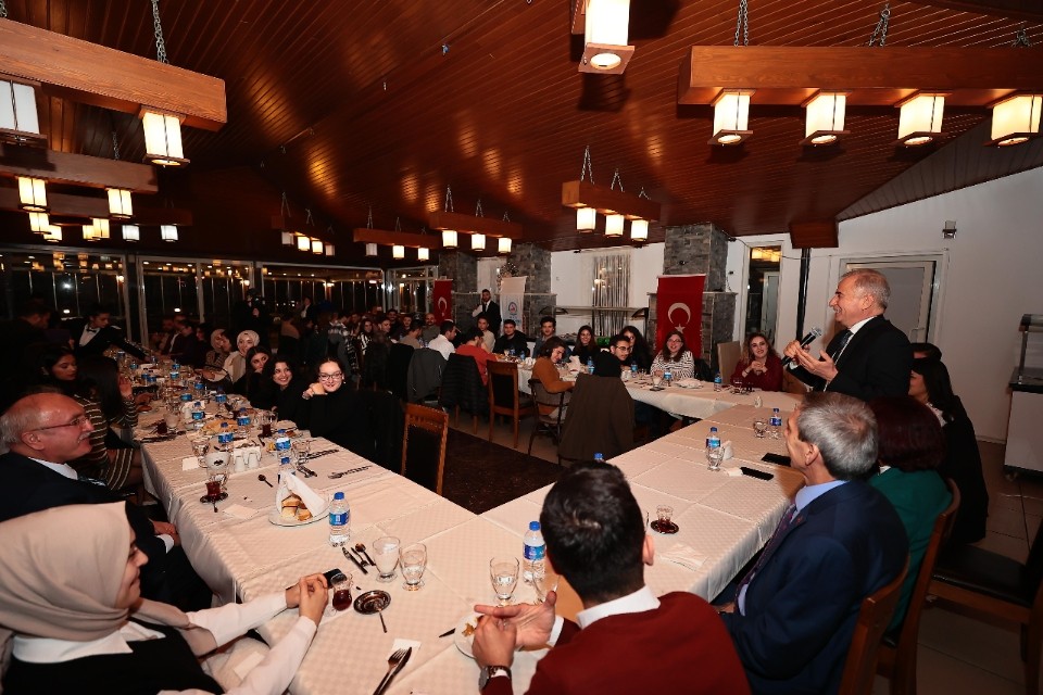 Başkan Zolan gönüllü eğitmenleri unutmadı