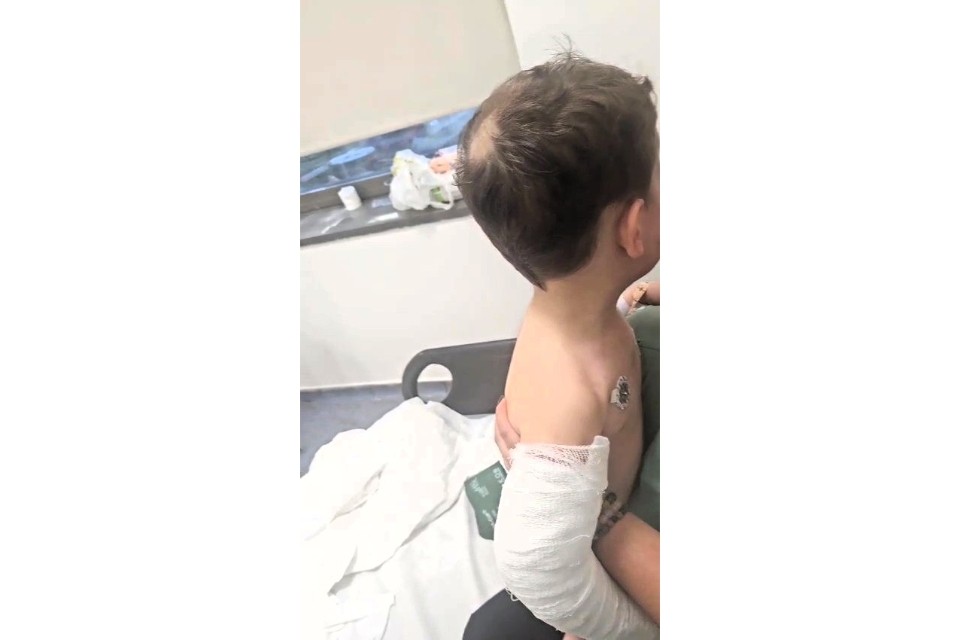 Vahşeti yaşayan 2 yaşındaki bebek hastanelik oldu