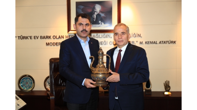 Bakan Kurum'dan Başkan Osman Zolan'a ziyaret