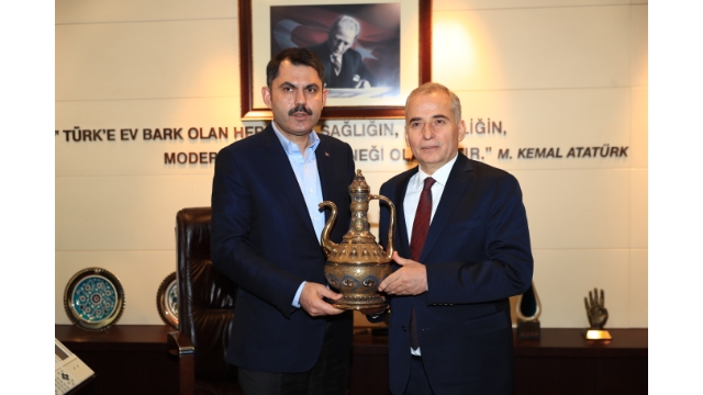 Bakan Kurum'dan Başkan Osman Zolan'a ziyaret