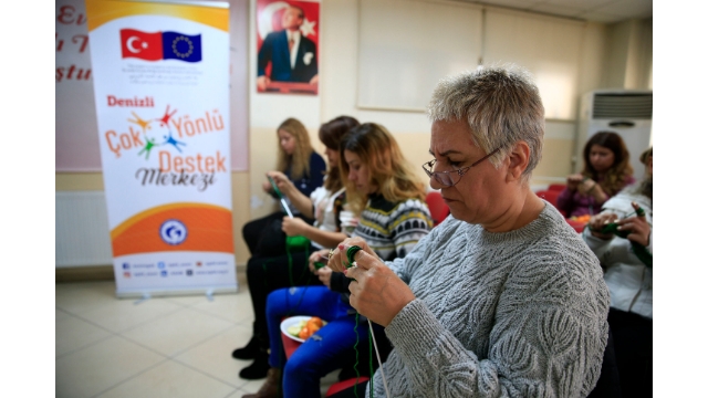 Kadın Meclisi'nden depremzedelere destek