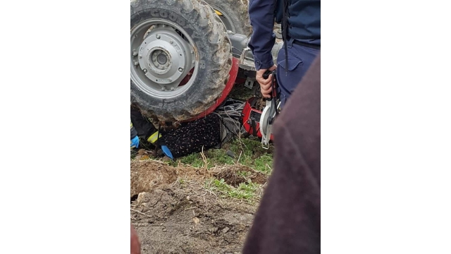Kullandığı traktörün altında kalan kadın öldü
