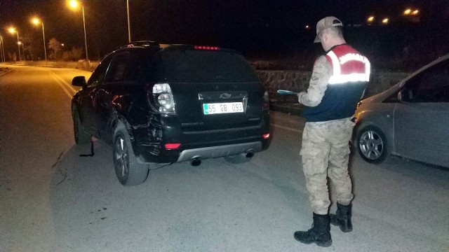 Kına gecesinden çıkan öfkeli damat kaza yaptı: 3 yaralı