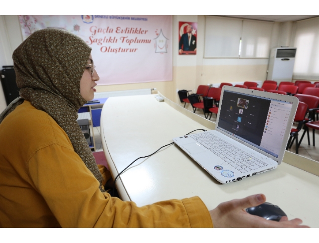 Büyükşehir'den online sınav kaygısı semineri