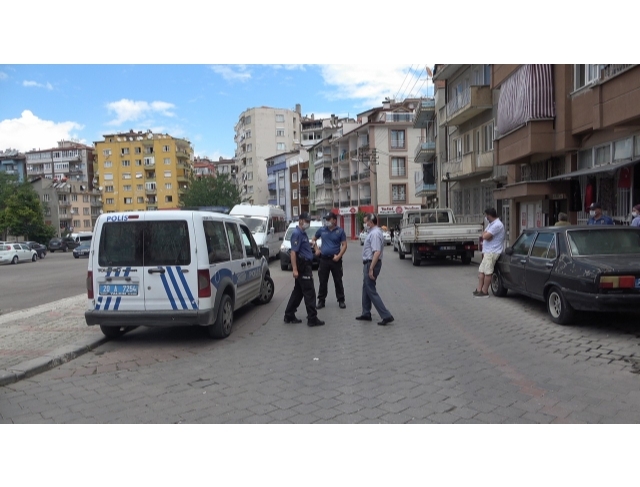 Gençlerin silah merakı polisi alarma geçirdi