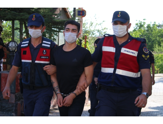 Denizli’de jandarmadan uyuşturucu tacirlerine dev operasyon: 20 gözaltı