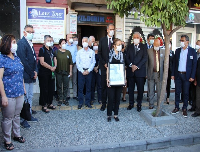 Korona virüse yenik düşen Aydın Tabip Odası Başkanı Ülkü için tören düzenlendi