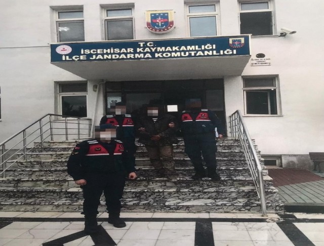 PKK terör örgütü üyesi tarlada çalışırken yakalandı