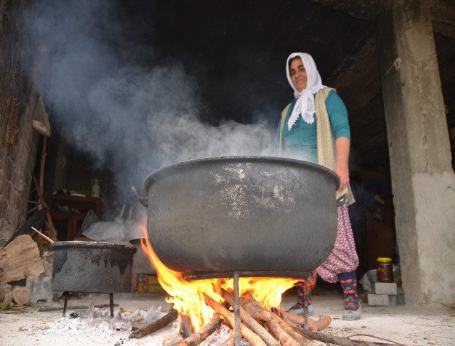 15 kilogramdan 1 kilogram çıkartıp kilosunu 35 liradan satıyorlar