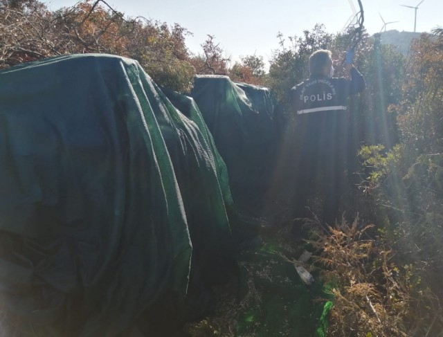 İzmir’de petrol boru hattında hırsızlık: Suçüstü yakalandılar