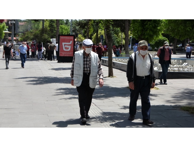 Denizli’de yaşlılara 3 günlük maaş izni