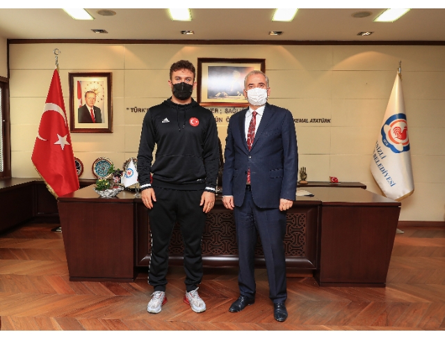 Milli Güreşçi Karadeniz'den Başkan Zolan'a ziyaret