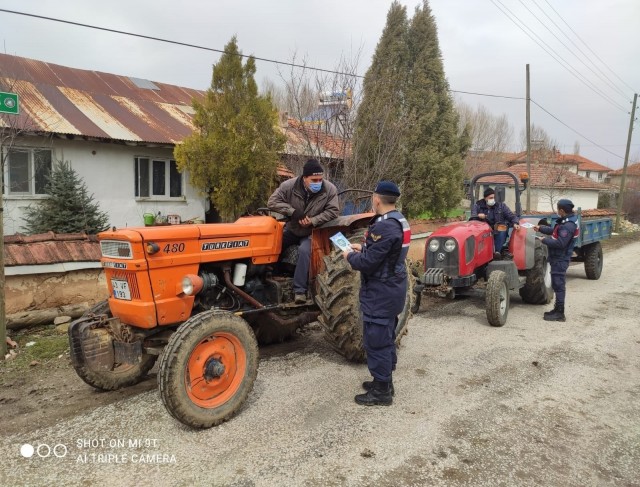 Dumlupınarda traktör sürücüleri bilgilendirildi