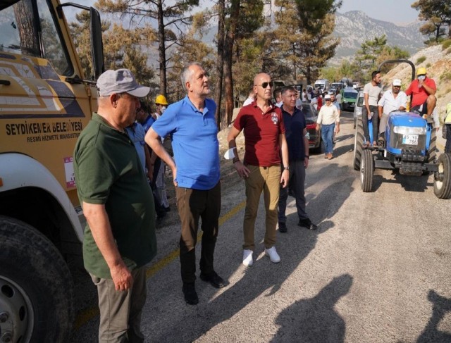 Bakan Yardımcısı Birpınar, Seydikemer’deki Yangın Bölgesinde