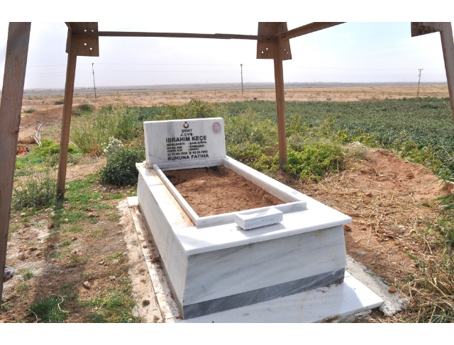 Denizi şehidin 59 yıl sonra sınırda bulunan mezarı onarıldı