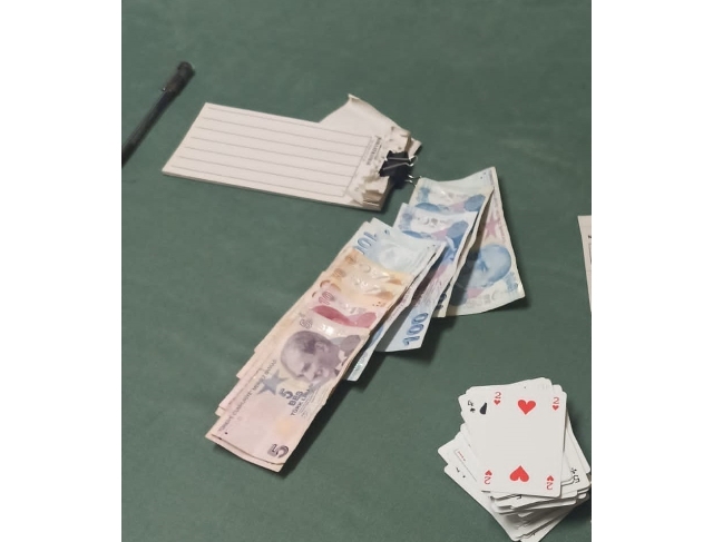 İş yerinde kumar oynayan 5 kişiye 6 bin 680 TL ceza kesildi