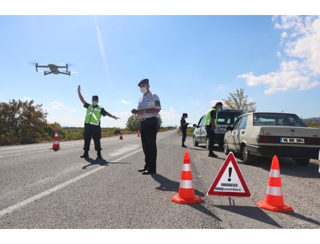 Jandarma trafiği havadan denetliyor