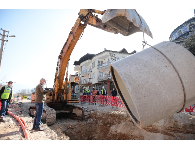 Büyükşehir’den 7 yılda 7 bin km altyapı hattı