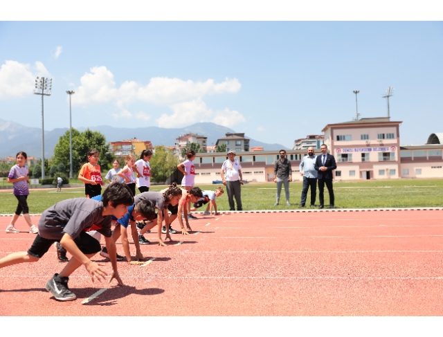 Büyükşehir’den Minikler Atletizm Şenliği