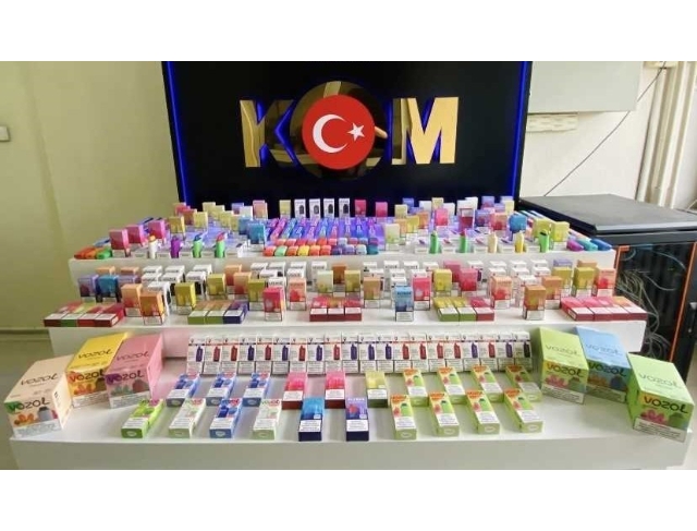 Kaçakçılık şüphelisi 7 kişi çok sayıda malzemeyle yakalandı