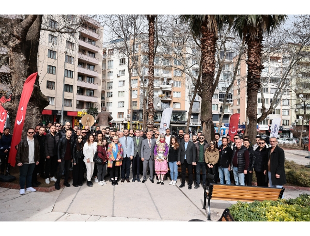 Büyükşehir, usta halk ozanı Özay Gönlüm'ü unutmuyor Başkan Zolan, "Özay Gönlüm, gönlümüzde yaşıyor