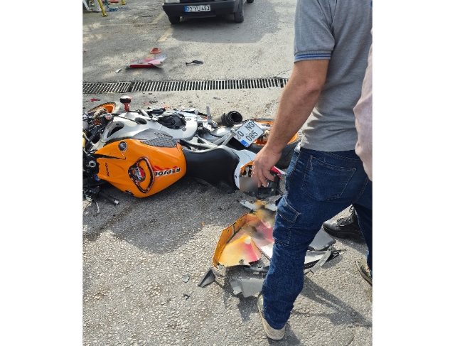Önüne kıran otomobile çarpan motosikletli işadamı hayatını kaybetti