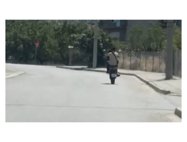 Trafikte akrobatik hareketler yapan motosikletliye 4 bin 153 lira ceza kesildi