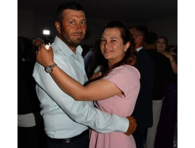 Serinlemek için gölete giren koca öldü, eşi son anda kurtarıldı