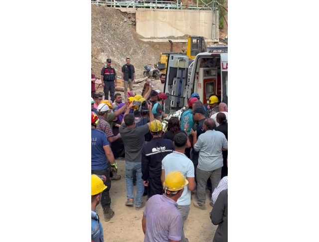 Göçükten sağ olarak kurtarılıp alkışlarla karşılanan madenci hayatını kaybetti