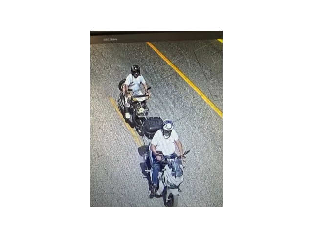 Motosikletlilerin tehlikeli yardımlaşmasına ceza