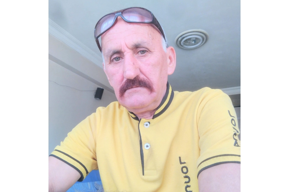 Yalnız yaşayan yaşlı adamın cesedi yayılan kötü kokuyla bulundu