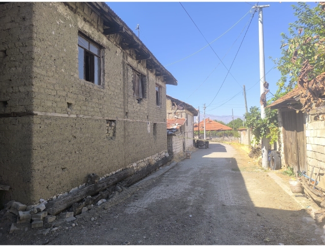 Yaşlı kadın evinde ölü olarak bulundu