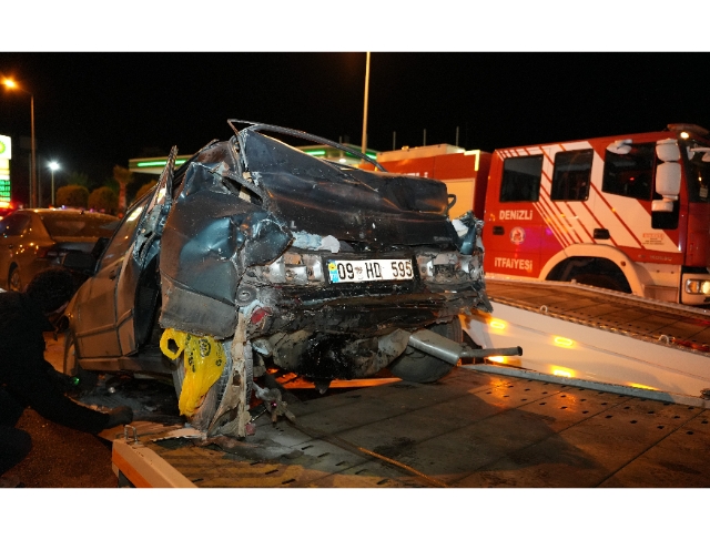 Denizli'de 5 araçlı zincirleme trafik kazasında yaralanan sürücü kurtarılmadı