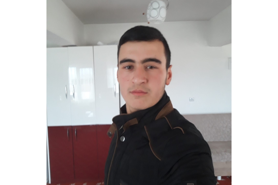 Denizli’de yem kırma makinesinde çalışma yapan 26 yaşındaki genç şafta takılması sonucu öldü