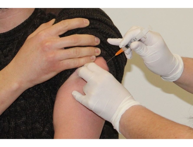 Kalp kriziyle aşıyı eşitlemek kamu sağlığına zarar verir