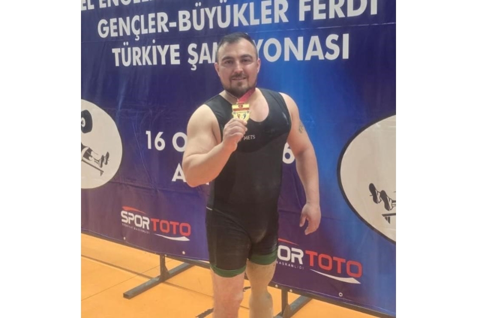 Denizlili halterci Hakan Dağ Türkiye şampiyonu