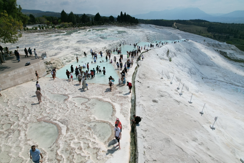 Pamukkale 2025'in en fazla ziyaret edilen 2'inci örenyeri oldu