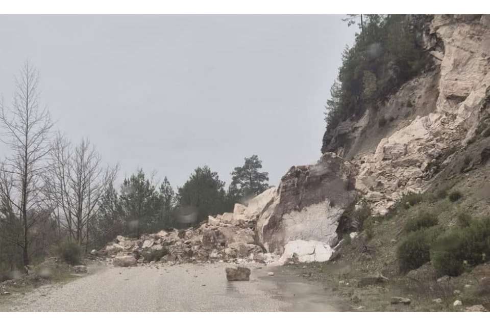 Acıpayam - Dalaman yolu ulaşıma kapandı