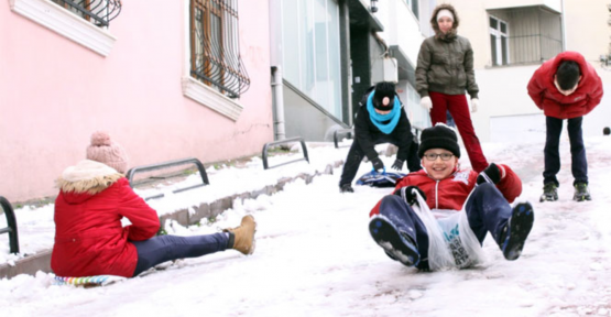 ACIPAYAM'DA OKULLAR 1 GÜN TATİL EDİLDİ