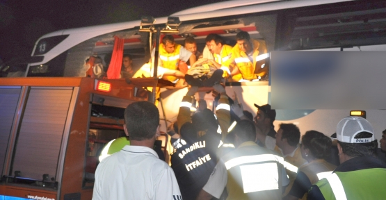 Afyon'da otobüs kazası: 8 ölü, 25 yaralı