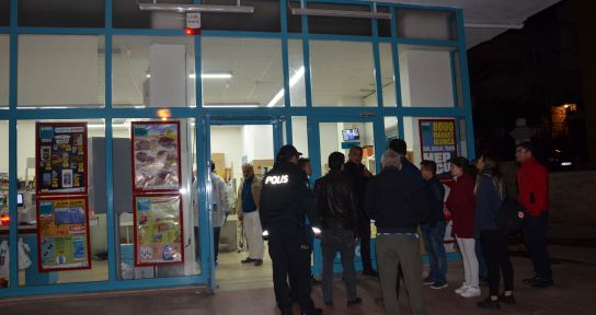 Denizli’de maskeli silahlı market soygunu