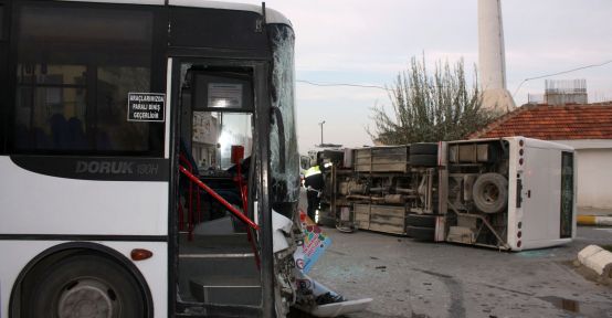 Denizli’de okul servisi kaza yaptı: 15 yaralı