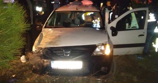 Denizli'de yolcu otobüsü otomobille çarpıştı: 3 yaralı