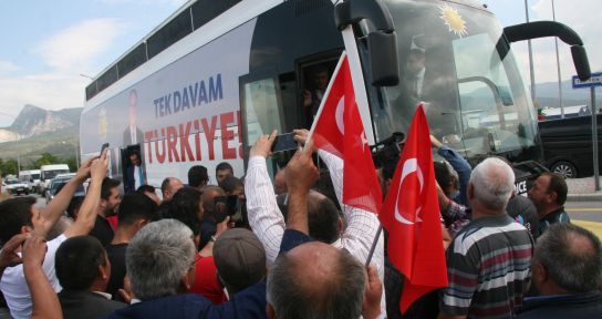 İNCE DENİZLİ'DE MAHKUMLARA BÖYLE SESLENDİ: "Merak etmeyin özgür bir Türkiye olacak yakında"