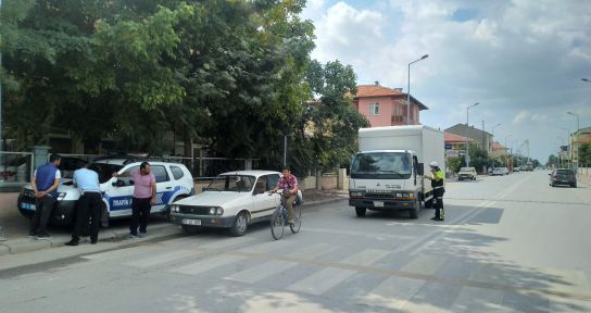 Kemer takmayan uyarıldı, telefonla konuşana ceza kesildi