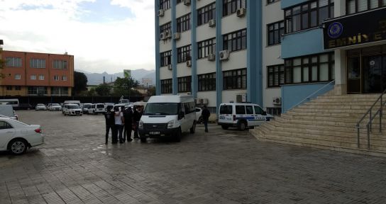 'Oto yedek parçası satıyoruz' diyerek vatandaşları 165 bin TL dolandırdılar