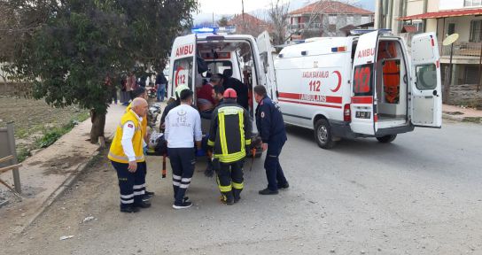 Otobüs durağına çarpan otomobil tarlaya yuvarlandı: 3 yaralı